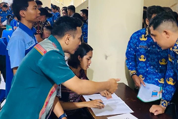 Penyerahan SK PPPK Tahap I - meja 5